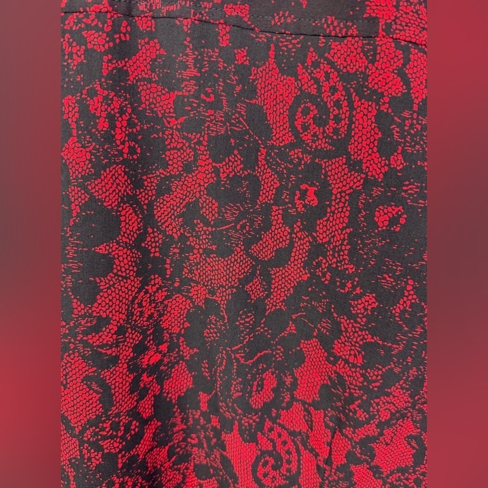 Fred David red and black lace printed button down shirt. Size 1X - Picture 5 of 5